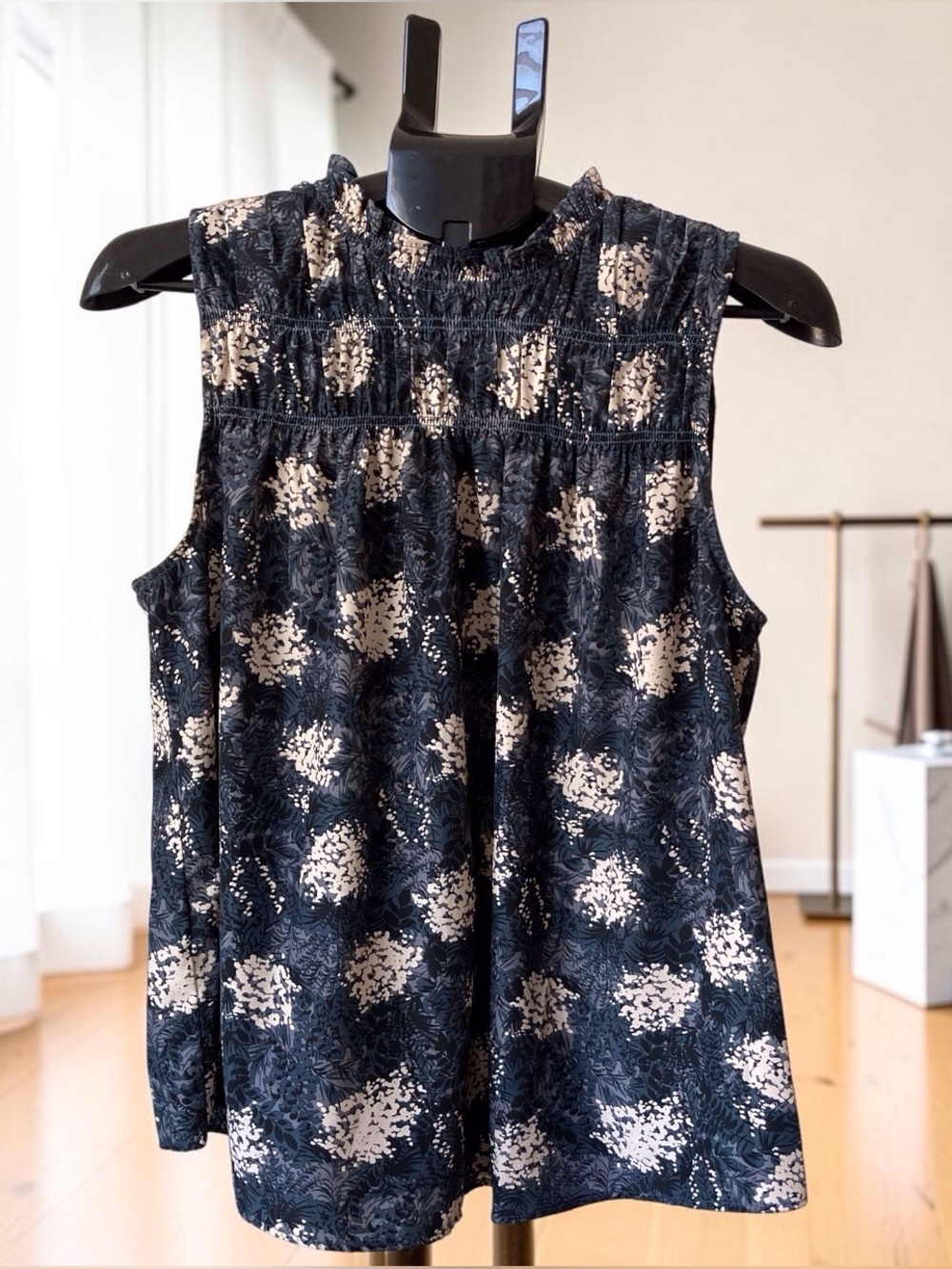 Joie Sleeveless Smocked Neck Blouse Baltic Print Size M